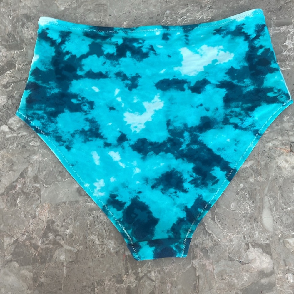 Old Navy High-Waisted Swim Bottoms - Picture 4 of 4